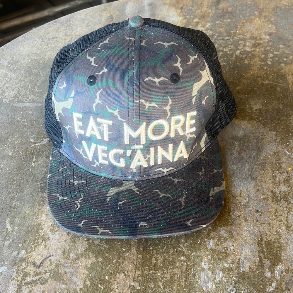EAT MORE VEG’AINA Flat bill Camo with Iwa designed hat